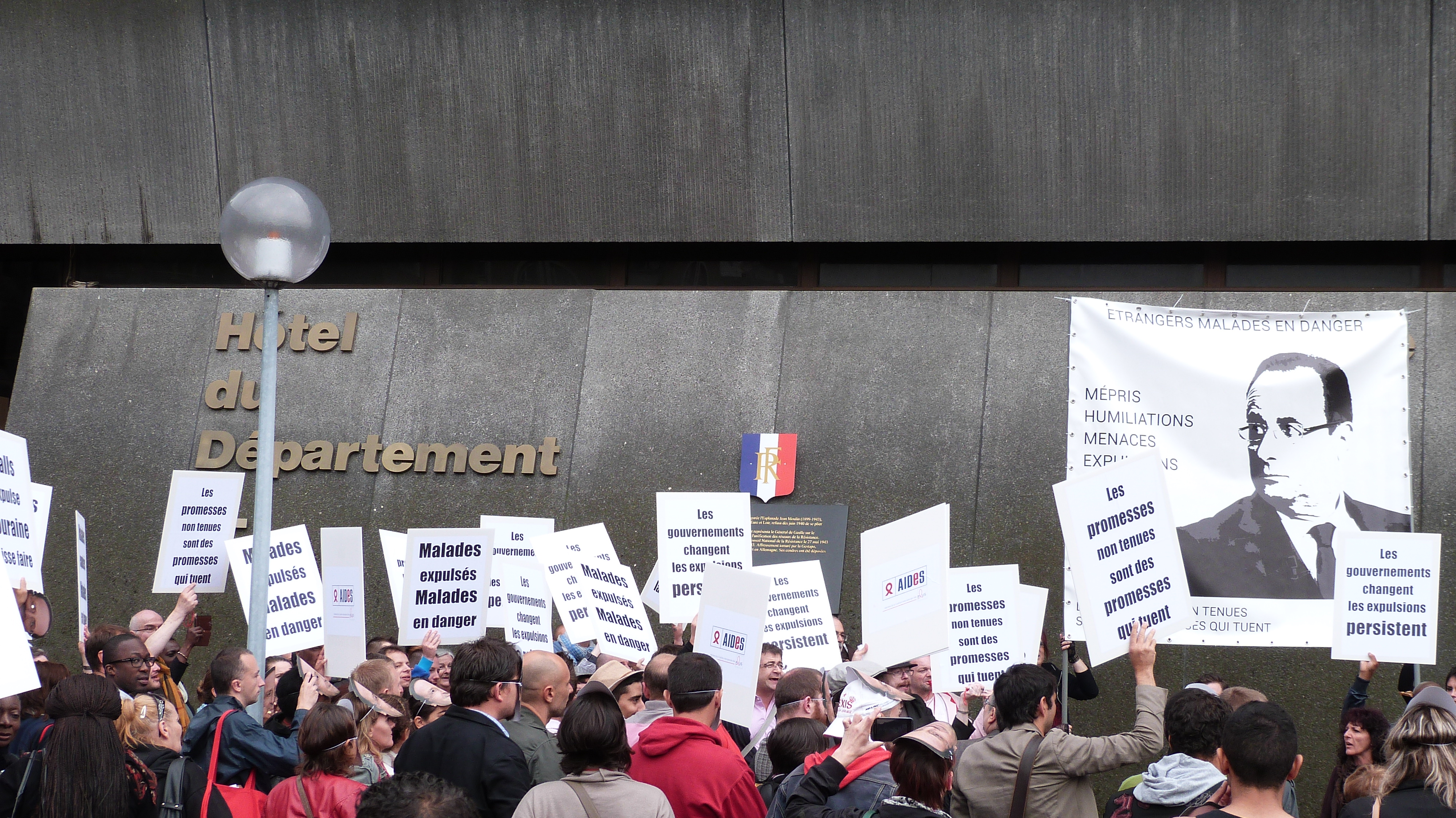 Manifestation devant la Préfecture de Bobigny